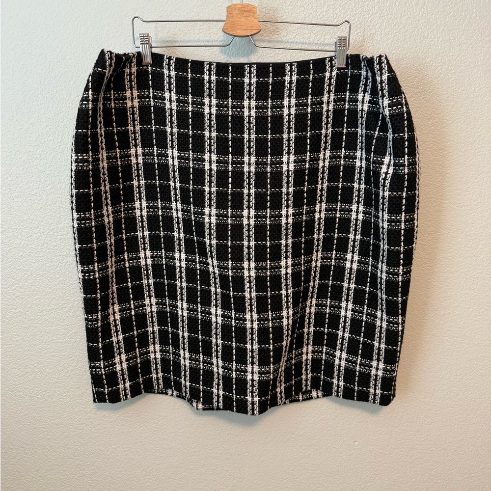 Calvin Klein Black and White Tweed Pencil Skirt Knee-Length Casual